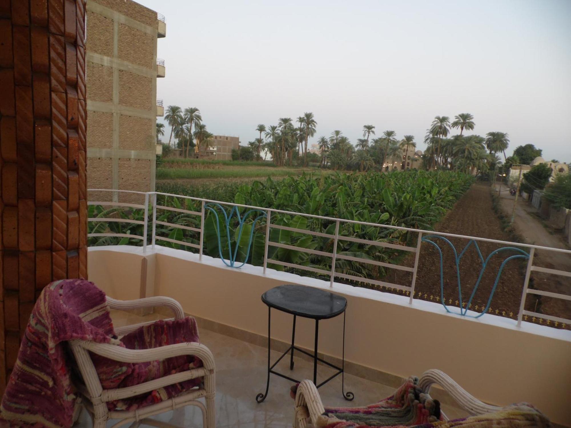 Nour House Lägenhet Luxor Exteriör bild