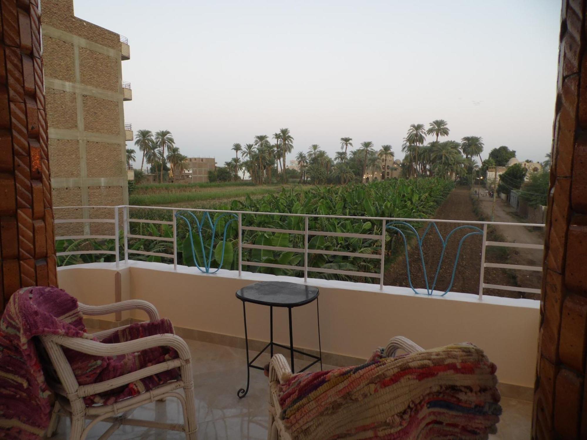 Nour House Lägenhet Luxor Exteriör bild